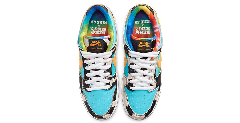Top down view of the Nike Chunky Dunky shoes